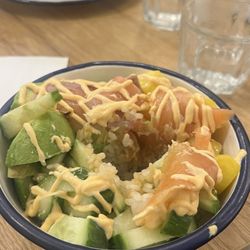 Café Mareva - Poke salmon