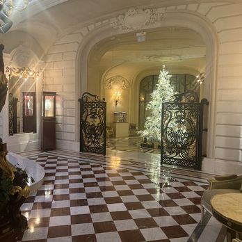 Shangri-La Hotel, Paris - Hotels Near Me - Paris, 75 Shangri-La Hotel, Paris - Hotels Near Me - Paris, 75