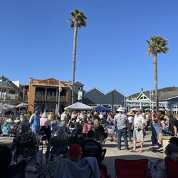 Avila Beach Farmers Market - The crowd at Avila Friday Market.