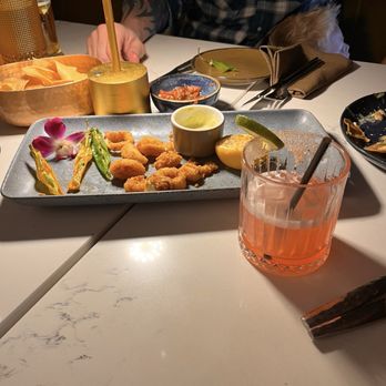 Las Botellas - Appetizer and drink with chips and salsa - Desserts Near Me - Riverton, Utah