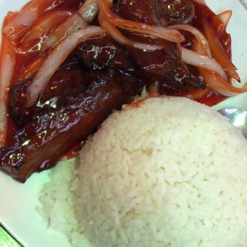 Kowloon Cafe - Steak and onions over rice. - Hong Kong Style Cafe Near Me - Brooklyn, New York Kowloon Cafe - Steak and onions over rice. - Hong Kong Style Cafe Near Me - Brooklyn, New York