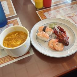 House of Hunan - Soup and sushi.