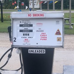 Bob's Stop & Shop - Blast From the Past! Old Pump, cash only, no credit card!
