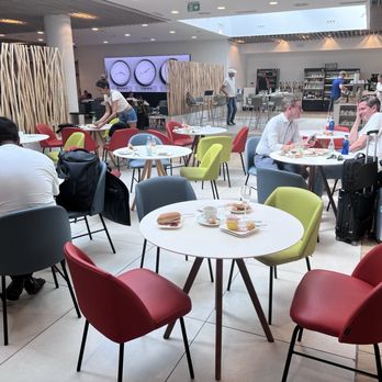 Sala VIP Valldemossa Lounge - Clear-your-own Table - Airport Lounges Near Me - Palma de Mallorca, PM Sala VIP Valldemossa Lounge - Clear-your-own Table - Airport Lounges Near Me - Palma de Mallorca, PM
