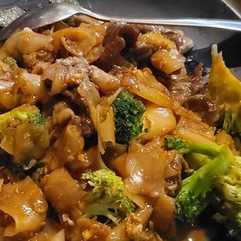 S Thai Food - Phad See Ew - Thai Near Me - Temecula, California