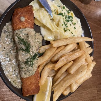Bistro Tupaz - Faroe Islands Salmon with dill cream sauce - Modern European Near Me - San Jose, California