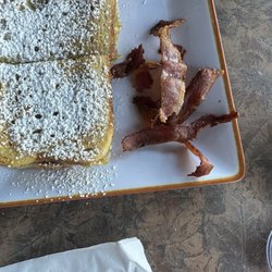 Cafe Gouda - Bacon very burnt and not even a full strip.