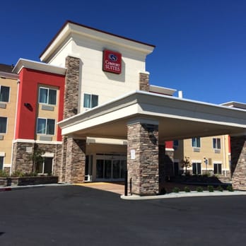 Comfort Suites Redding - Shasta Lake - Hotels Near Me - Redding, California