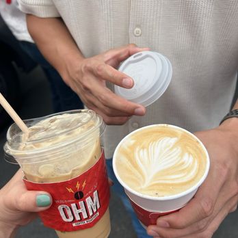 Ohm Coffee Roasters - Iced Vanilla Latte & Dirty Chai Latte - Food Trucks Near Me - Napa, California