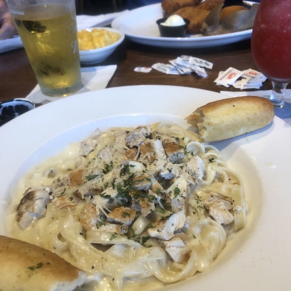 No 9 Grill - Chicken Alfredo/breadstick - American Near Me - Cambridge City, Indiana No 9 Grill - Chicken Alfredo/breadstick - American Near Me - Cambridge City, Indiana