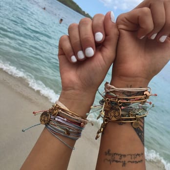 Magens Bay - Caribbean life @ Magen's bay beach w/Alex and Ani & pure vida bracelets - Beaches Near Me Magens Bay - Caribbean life @ Magen's bay beach w/Alex and Ani & pure vida bracelets - Beaches Near Me