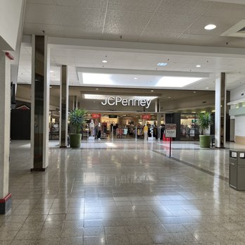Colony Square Mall - Probably the only original store left from its early years - Shopping Centers Near Me - Zanesville, Ohio