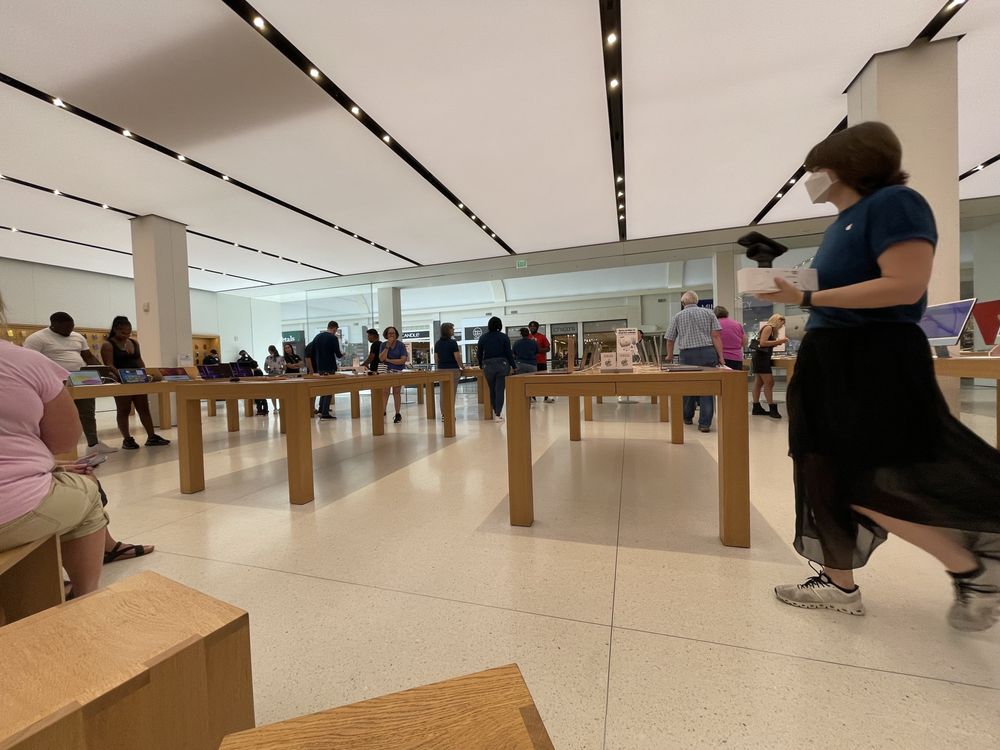 APPLE CRABTREE VALLEY MALL 26 Photos & 192 Reviews 4325 Glenwood