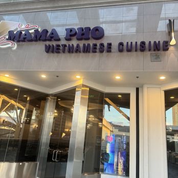 Mama Pho - Grand entrance! - Vietnamese Near Me - Honolulu, Hawaii