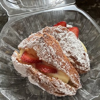 Cream Pan - Strawberry Croissant - Bakeries Near Me - Tustin, California