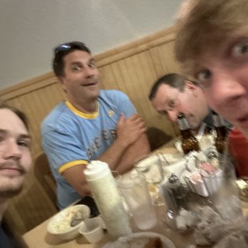 Ron's Cozy Corner - Me and my family - American Near Me - Oconomowoc, Wisconsin