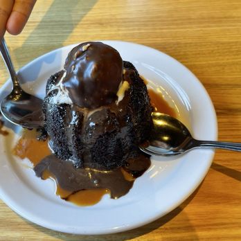 Chili's - Molten Chocolate cake... So so delicious!! - American Near Me - Santa Clarita, California