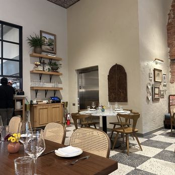 Via Triozzi - Inside - Italian Near Me - Dallas, Texas Via Triozzi - Inside - Italian Near Me - Dallas, Texas