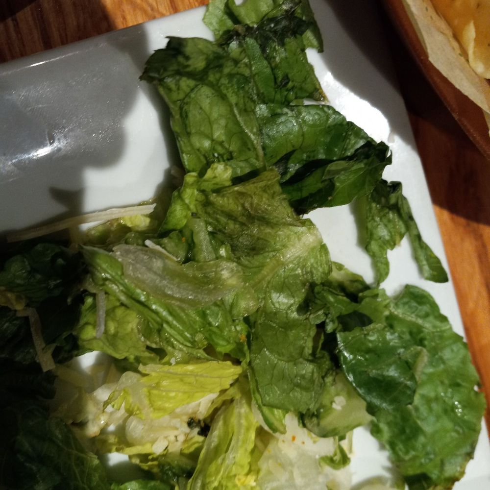 Chili's - Salad not fresh. She took it back. - Bars Near Me - Albuquerque, New Mexico