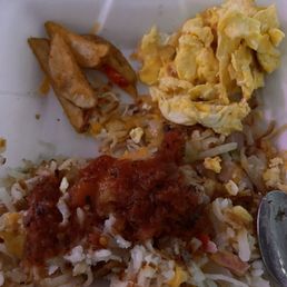 4 potato wedges and if that's two eggs they were small eggs