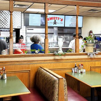 Swett's Restaurant - Counter view from line - Soul Food Near Me - Nashville, Tennessee Swett's Restaurant - Counter view from line - Soul Food Near Me - Nashville, Tennessee