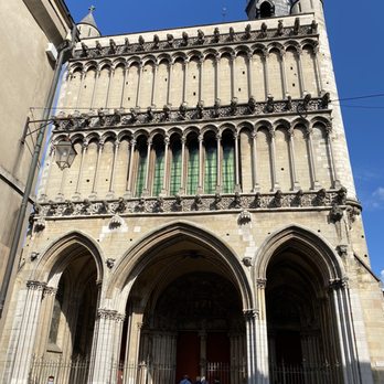 Eglise Notre-Dame - West entrance - Religious Organizations Near Me