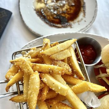 M Italian - Fries - Diners Near Me - Chagrin Falls, Ohio