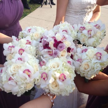 Athena Flowers - Bride bouquet in the middle. - Florists Near Me - Chicago, Illinois