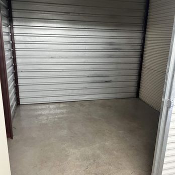 Busy Bee Moving And Storage - After -- efficiently emptied and situated in the moving truck with great care and attention to details - Movers Near Me Busy Bee Moving And Storage - After -- efficiently emptied and situated in the moving truck with great care and attention to details - Movers Near Me