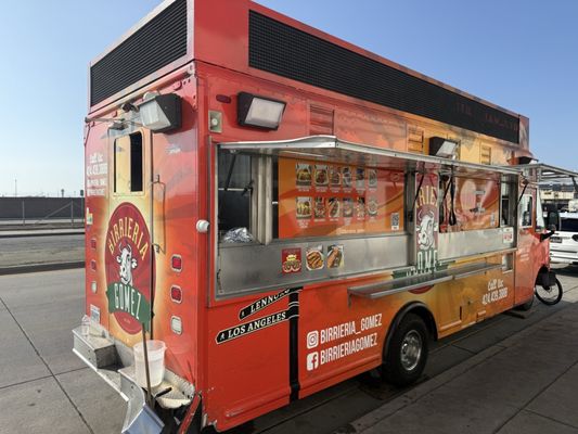 Birrieria Gomez by null