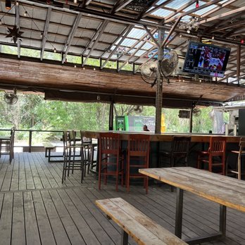 Moontower Saloon - Covered outdoor bar - Music Venues Near Me - Austin, Texas