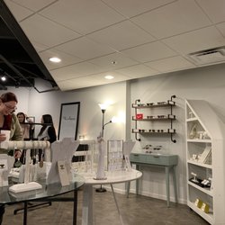 Nhu Avenue Boutique - Look at the clean, modern lines in the decor