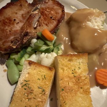 My Father's Place - Pork chops with mashed potatoes and garlic bread - Dive Bars Near Me - Portland, Oregon My Father's Place - Pork chops with mashed potatoes and garlic bread - Dive Bars Near Me - Portland, Oregon