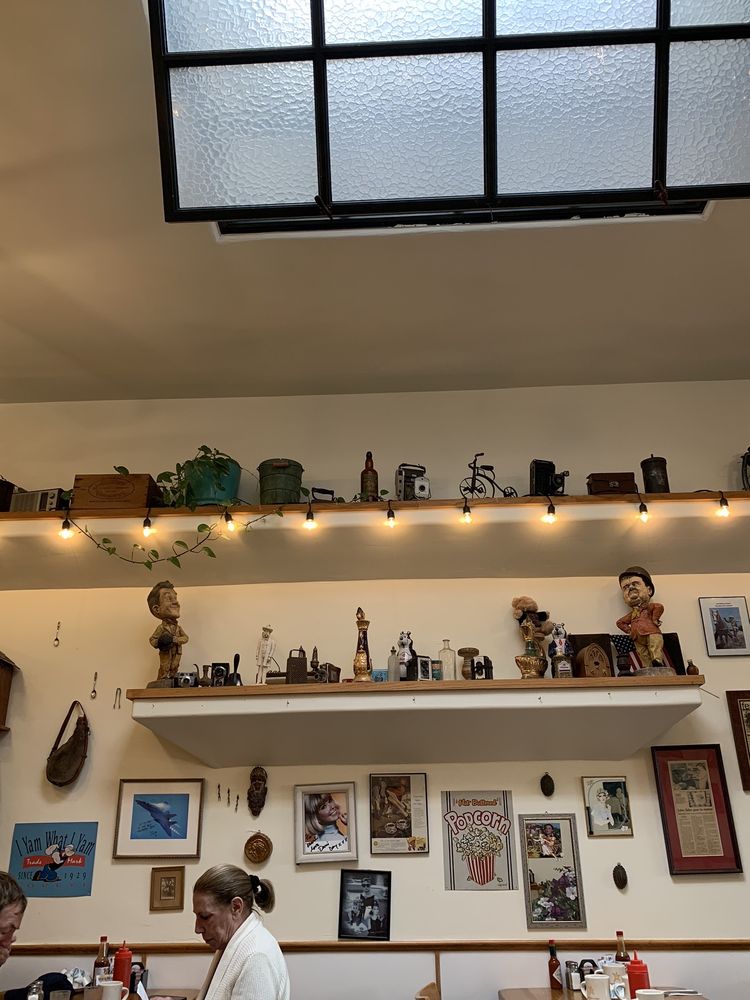 Old Monterey Cafe