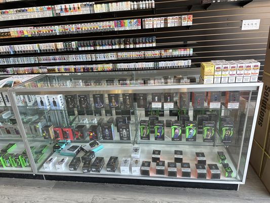 greenhills vape shop VIP Cellular and Vape, 209 N Greene St, Snow Hill, NC 28580, US