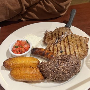 Jaragua - Salvadoran Near Me - Los Angeles, California