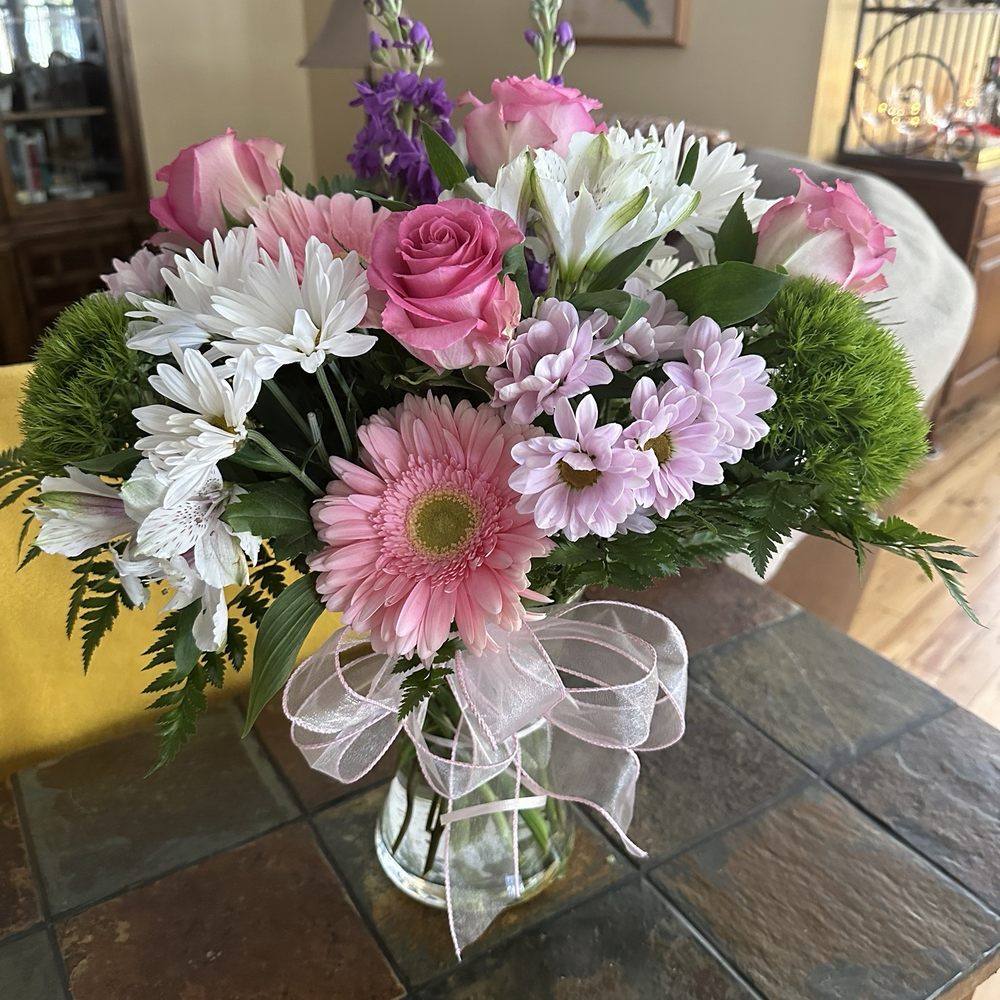 Warrens Florist - Beautiful arrangement - Florists Near Me - Bridgton, Maine Warrens Florist - Beautiful arrangement - Florists Near Me - Bridgton, Maine
