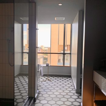 Thompson Dallas - Bathroom - Hotels Near Me - Dallas, Texas Thompson Dallas - Bathroom - Hotels Near Me - Dallas, Texas