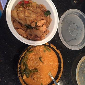 Yindee Thai Restaurant - Drunken noodles & chicken panang curry - Thai Near Me - Springfield, Virginia Yindee Thai Restaurant - Drunken noodles & chicken panang curry - Thai Near Me - Springfield, Virginia