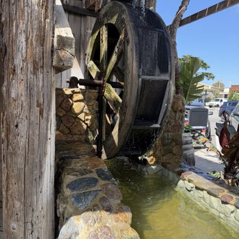 Schooners - Downstairs - Seafood Near Me - Cayucos, California