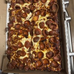 Blackjack Pizza - Deep dish pizza