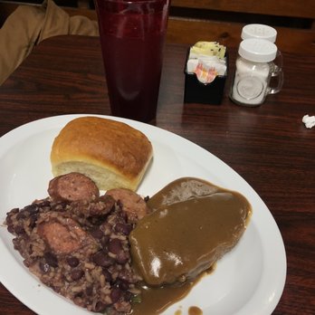 Mom's Country Kitchen - Awesome lunch !!! Comes with 2 sides but opted for only 1. Hamburger steak and red beans n rice - Slap Yo Momma Good !!! - American Near Me - Houston, Texas