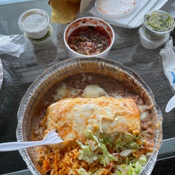 los 3 betos - a plate of mexican food - Mexican Near Me - Eloy, Arizona los 3 betos - a plate of mexican food - Mexican Near Me - Eloy, Arizona