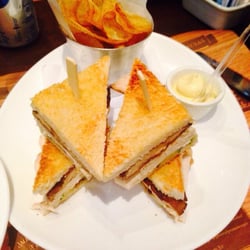 Chicken curry sandwich with curry mayo on the side