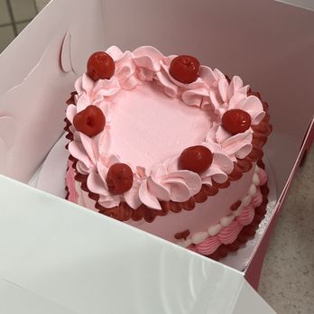 Baskin-Robbins - Heart-shaped cake - Ice Cream & Frozen Yogurt Near Me - Stockton, California Baskin-Robbins - Heart-shaped cake - Ice Cream & Frozen Yogurt Near Me - Stockton, California