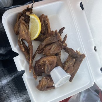 Lee Wing Wah Restaurant - Fried quails - Chinese Near Me - Chicago, Illinois