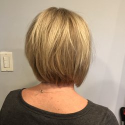 Cassie Beers Beauty - Growing out short hair with this angled bob!
