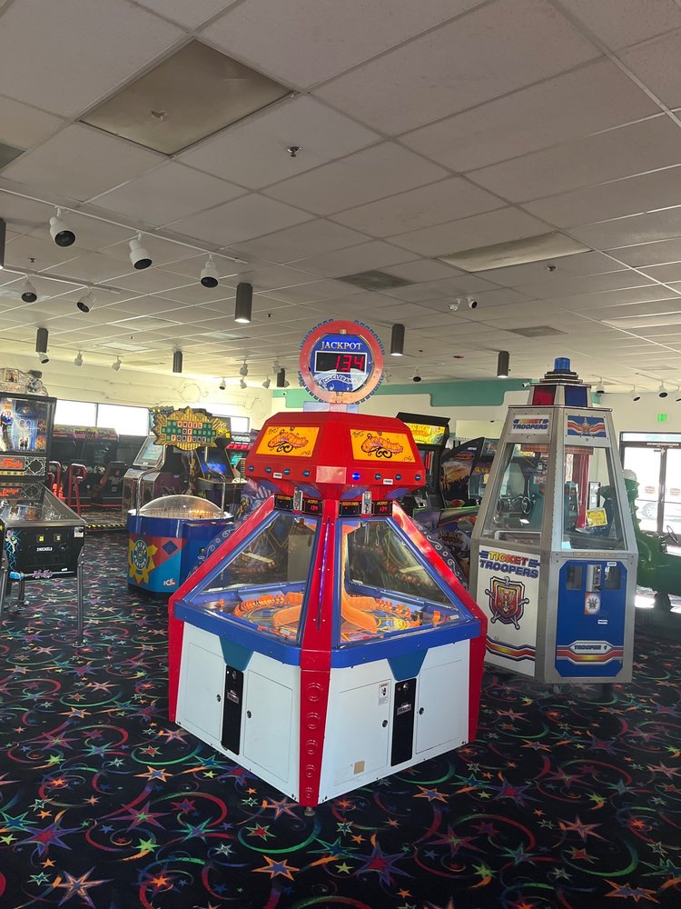 OH WOW NICKEL ARCADE 31 Photos & 54 Reviews 5217 N Blackstone Ave