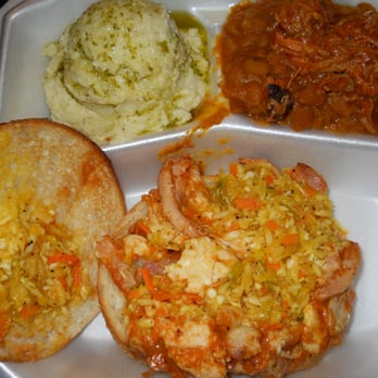 Blue Ridge Pig - BBQ chicken sandwich with potato salad & baked beans - Barbeque Near Me - Nellysford, Virginia Blue Ridge Pig - BBQ chicken sandwich with potato salad & baked beans - Barbeque Near Me - Nellysford, Virginia