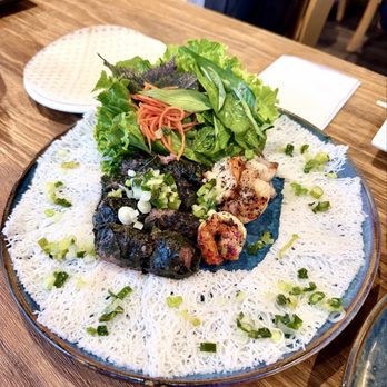Que Viet - Grilled beef in lolot leaf & tiger shrimp woven vermicelli / Banh Hoi - Vietnamese Near Me - San Francisco, California Que Viet - Grilled beef in lolot leaf & tiger shrimp woven vermicelli / Banh Hoi - Vietnamese Near Me - San Francisco, California